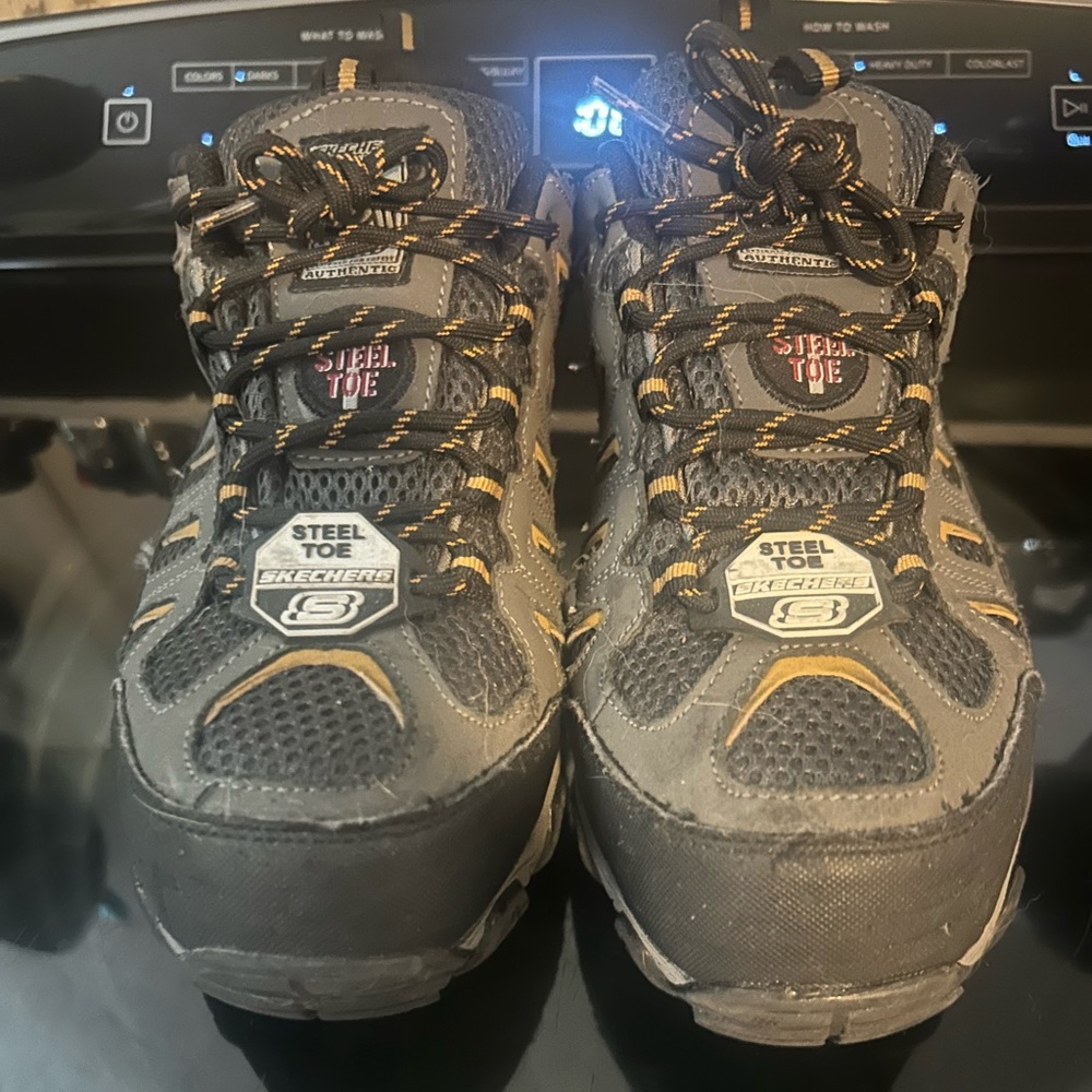 Mens Sketchers Steeltoe Work Shoes 9.5. Used but still in very great condition. - Picture 7 of 8